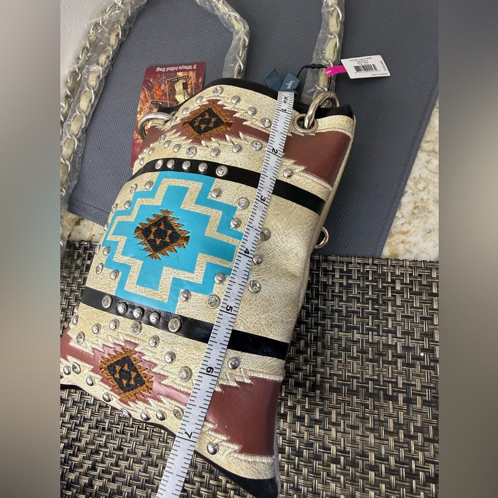 NWT Southwestern Patterned Studded Crossbody Convertible Bag - Picture 8 of 10